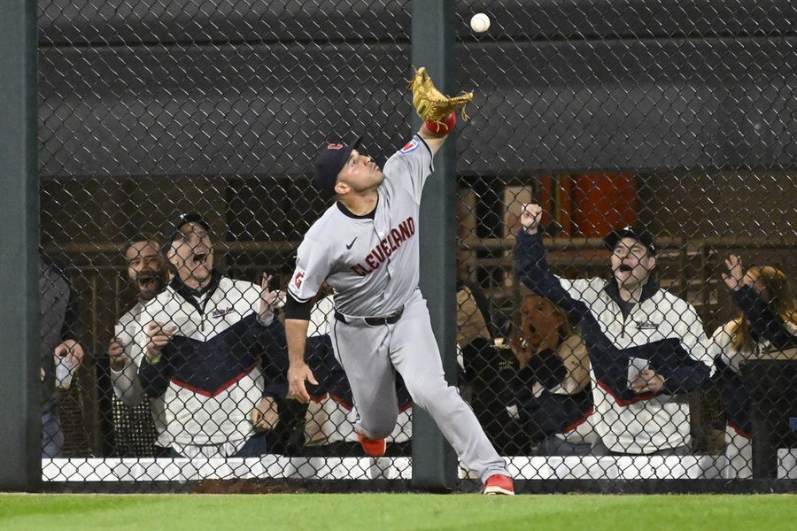 Braves sign OF Ramon Laureano, call up pitching prospect