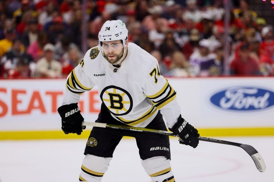 Canucks signing F Jake DeBrusk to 7-year, $38.5M deal