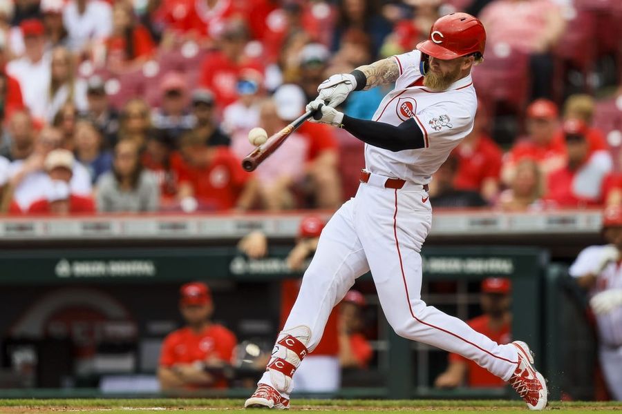 Reds' Jake Fraley exits game after being hit by pitch