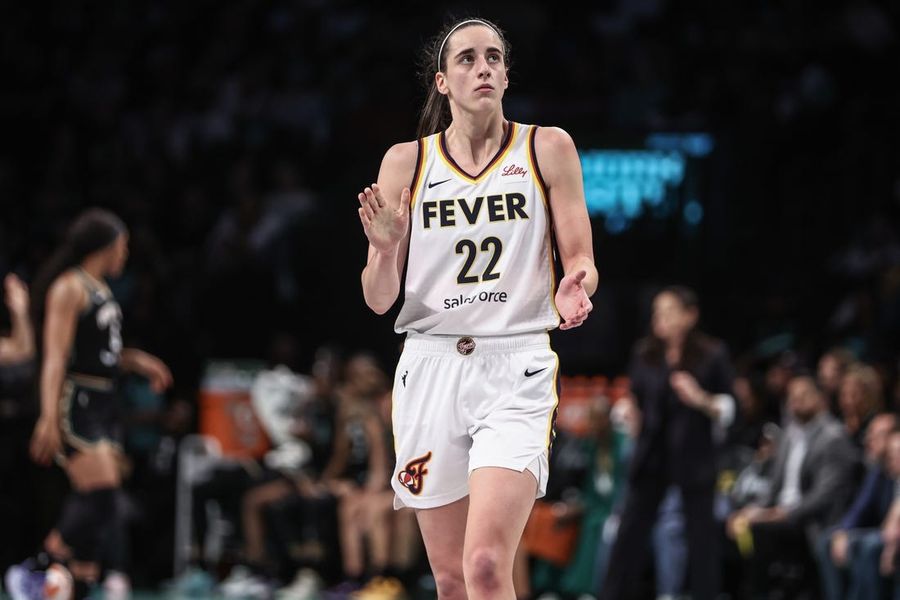 Words of wisdom: LeBron James offers advice to Caitlin Clark