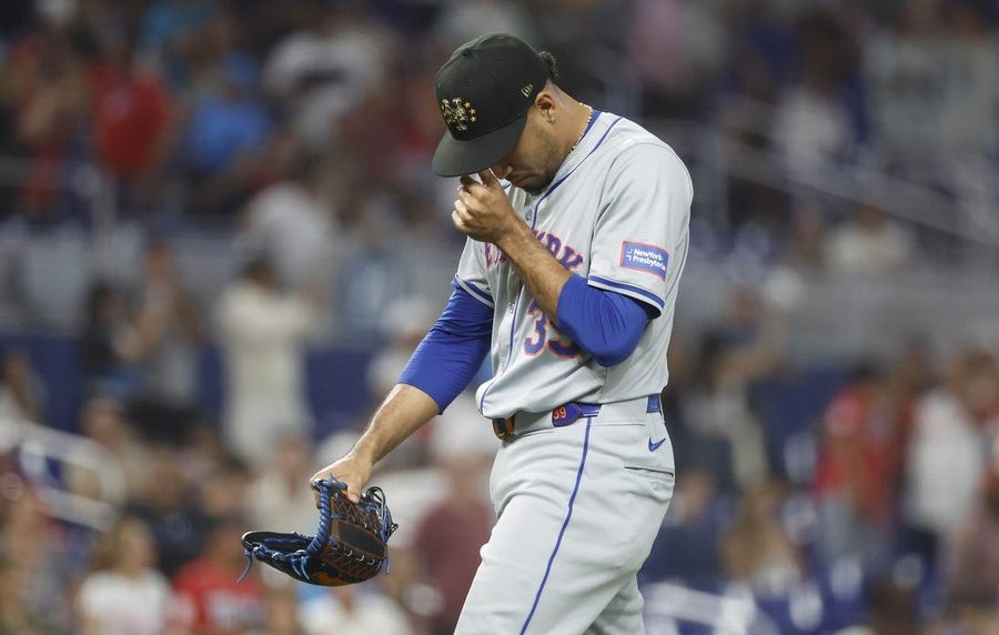 Mets put closer Edwin Diaz (shoulder) on IL