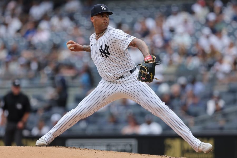 Luis Gil in command, Yankees shut out Mariners