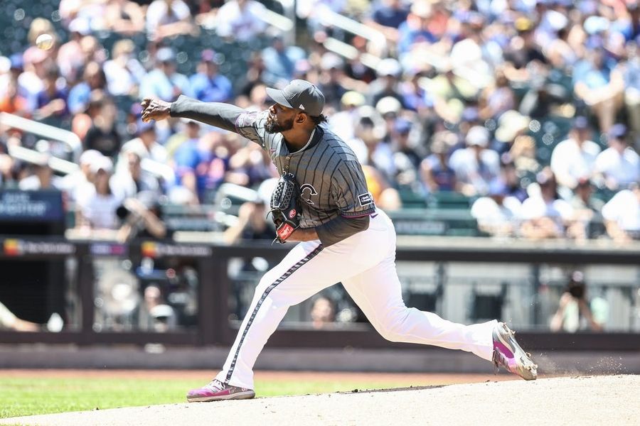 Giants use another late-game eruption to defeat Mets