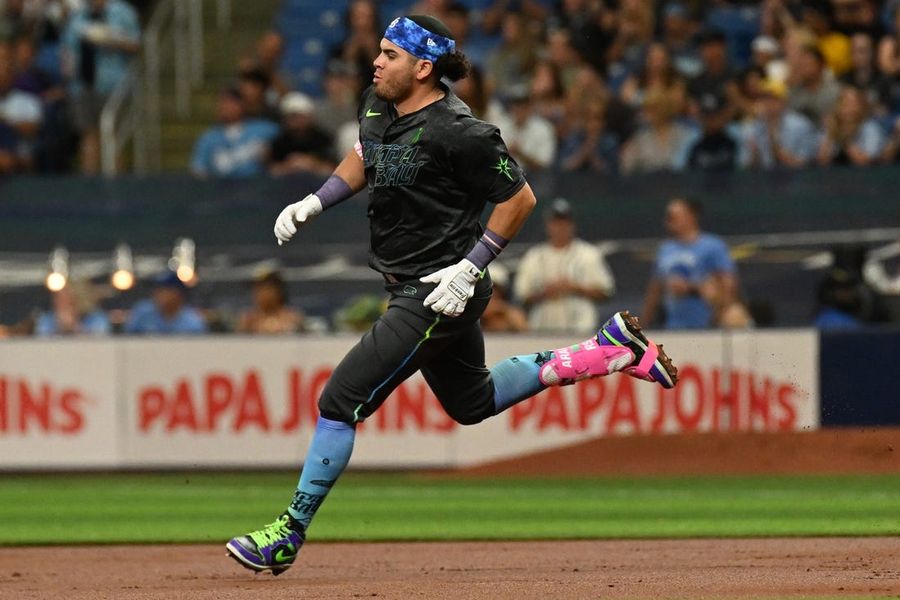 Nelson Velazquez lifts Royals past Rays in 11 innings