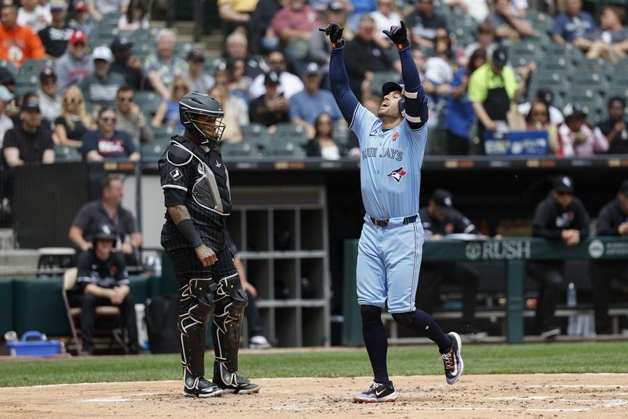 Blue Jays break slide, continue White Sox's woes