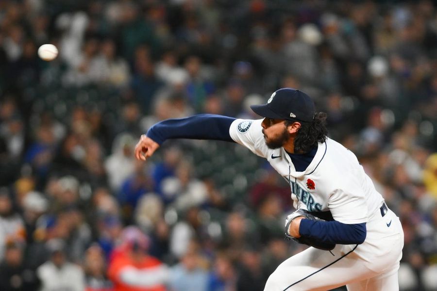 M's use 3-run first to tackle Astros 