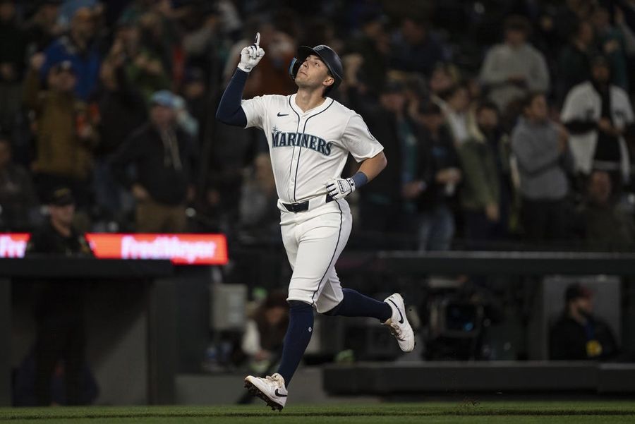 Mariners seek four-game sweep vs. Astros     