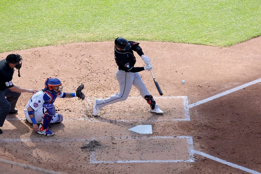 Christian Walker's slam helps Diamondbacks cruise past Mets