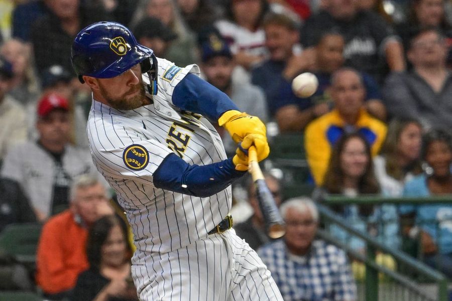 First-place teams meet as Brewers visit Phillies