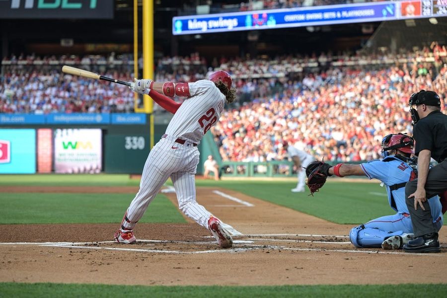 Phillies survive pitcher's short start to defeat Cardinals