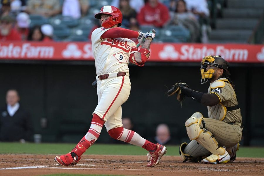 Angels edge Padres to earn rare home series sweep