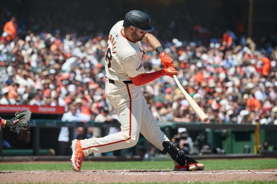 Angels get solid work from bullpen, beat Giants
