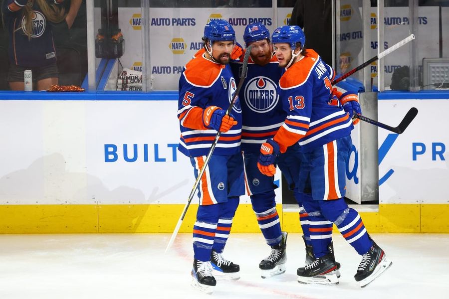 Oilers stay alive with thrashing of Panthers in Game 4 