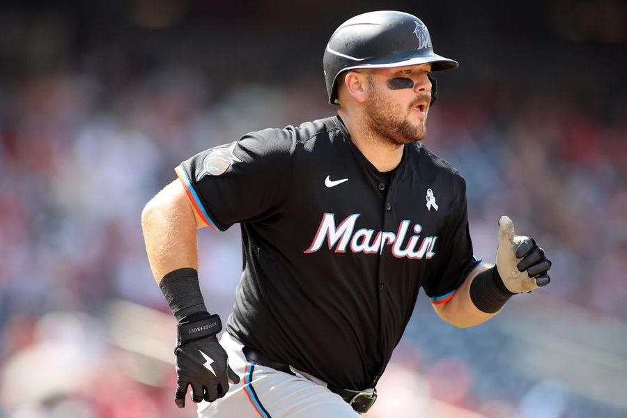 Jake Burger de los Marlins se reúne contra los White Sox