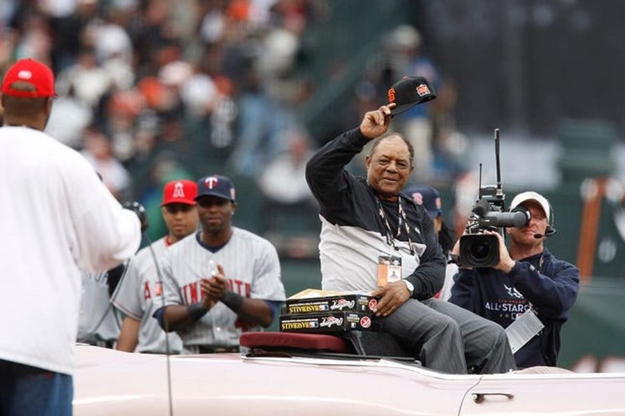 Hall of Fame CF Willie Mays dies at 93