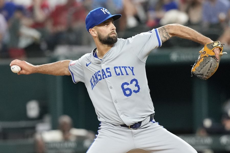 Los Reales liberan al RHP Nick Anderson