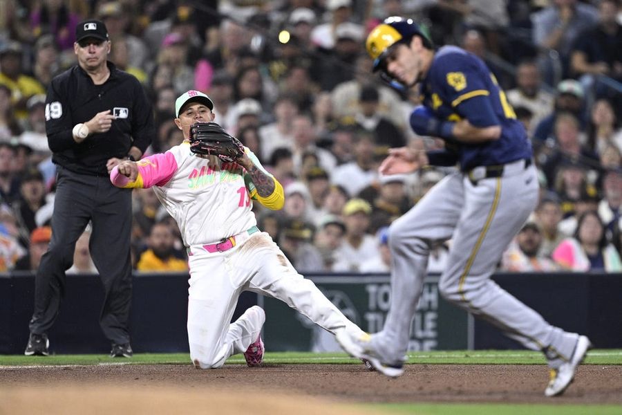 Jake Cronenworth collects five hits as Padres beat Brewers