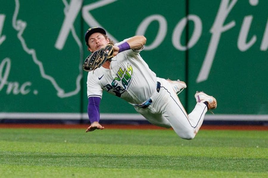 Los crecientes Rays se enfrentan a los tambaleantes Rangers