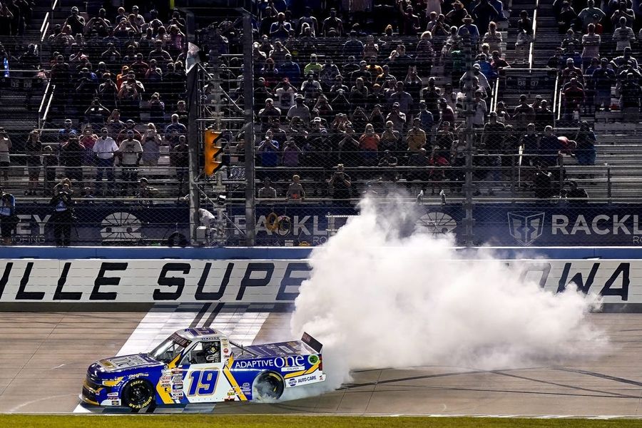 Christian Eckes leads every lap in win at Nashville Superspeedway