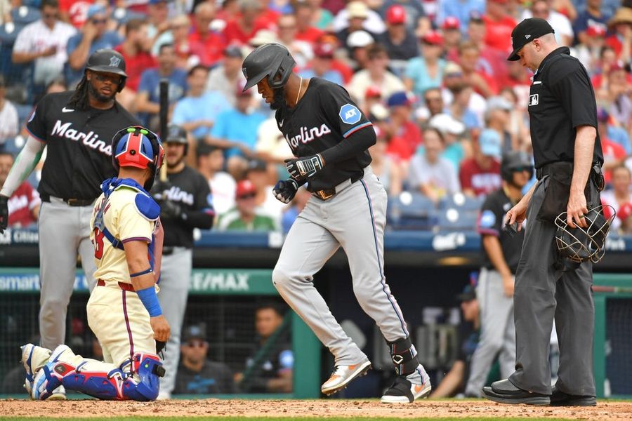 Phillies rally to earn four-game split vs. Marlins