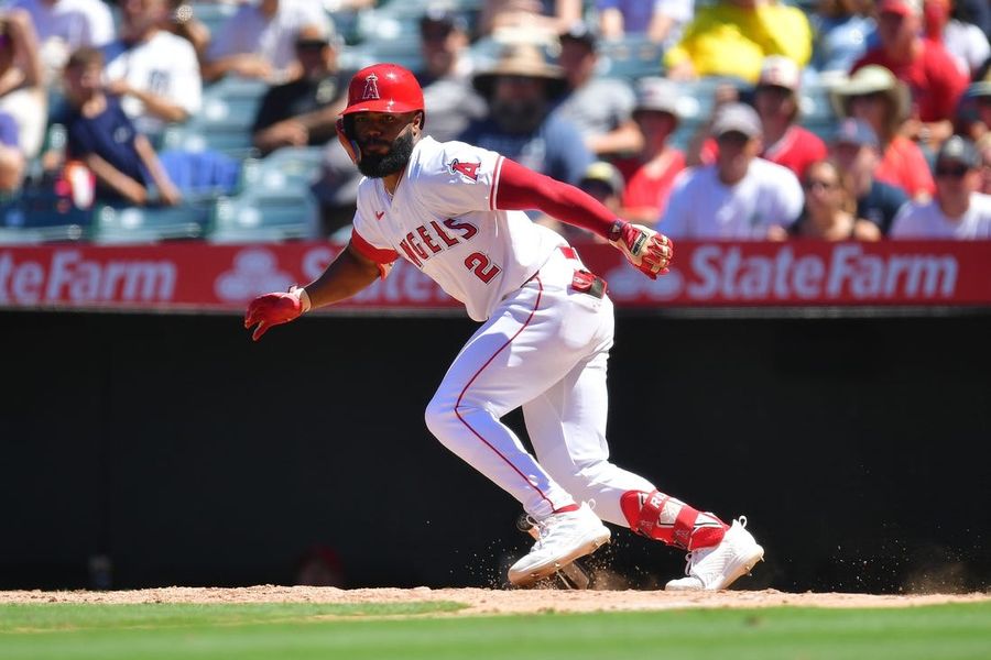 Angelinos colocan al 2B Luis Rengifo (muñeca) en lista de lesionados de 10 días