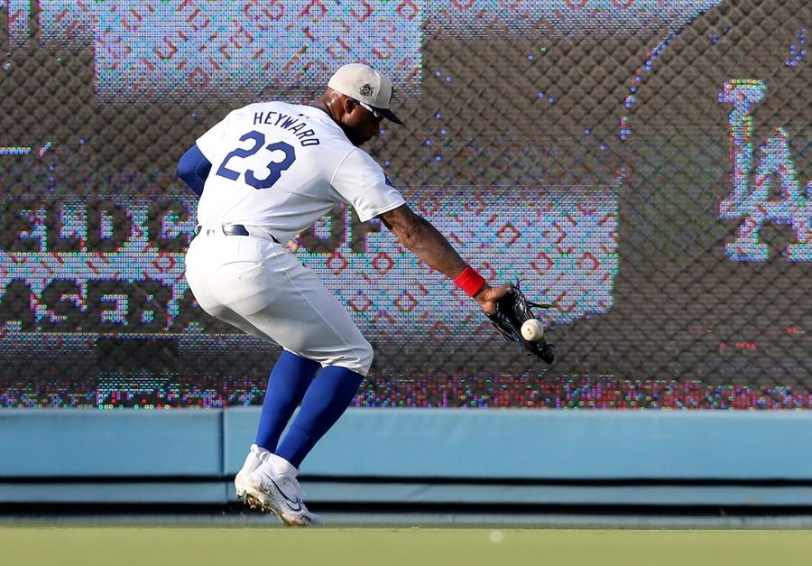 Dodgers RF Jason Heyward set for imaging on sore knee