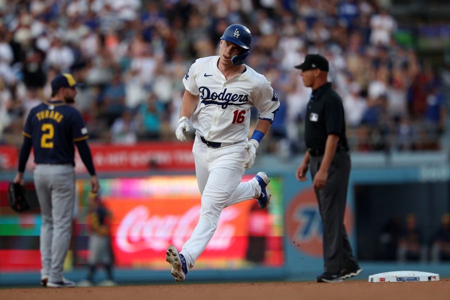 Will Smith conecta tres jonrones y los Dodgers superan a los Cerveceros