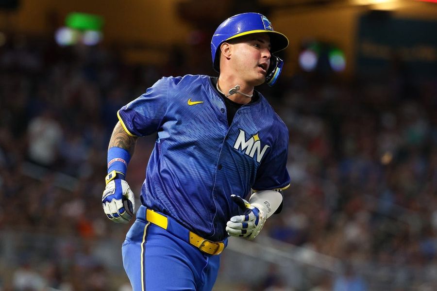 José Miranda, de los Mellizos, busca seguir pegando hits contra los Astros