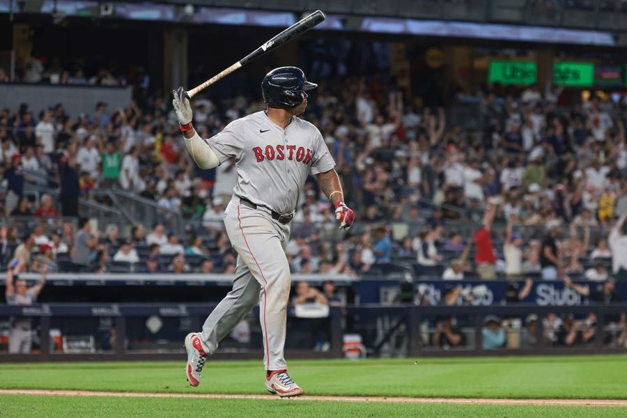 Rafael Devers (2 HR), Medias Rojas blanquean a los Yankees en apuros