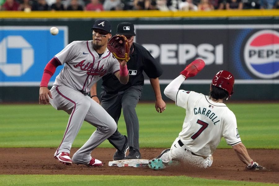 Bravos alcanzan su punto máximo tarde, hunden a los D-backs en el 11°