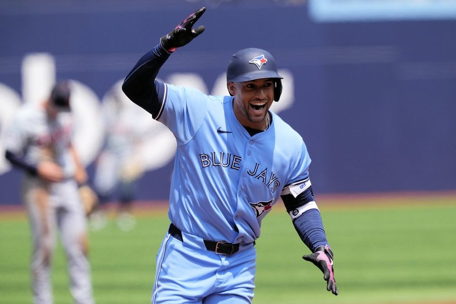 O escaldante George Springer leva Jays à série com Rays