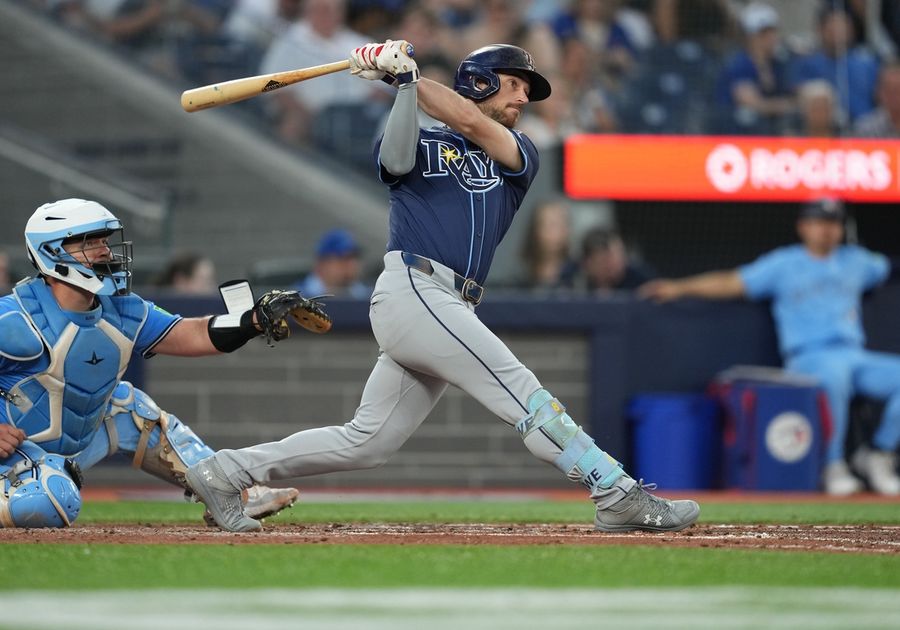 Rays dobra Jays graças ao RH de 2 execuções de Brandon Lowe 