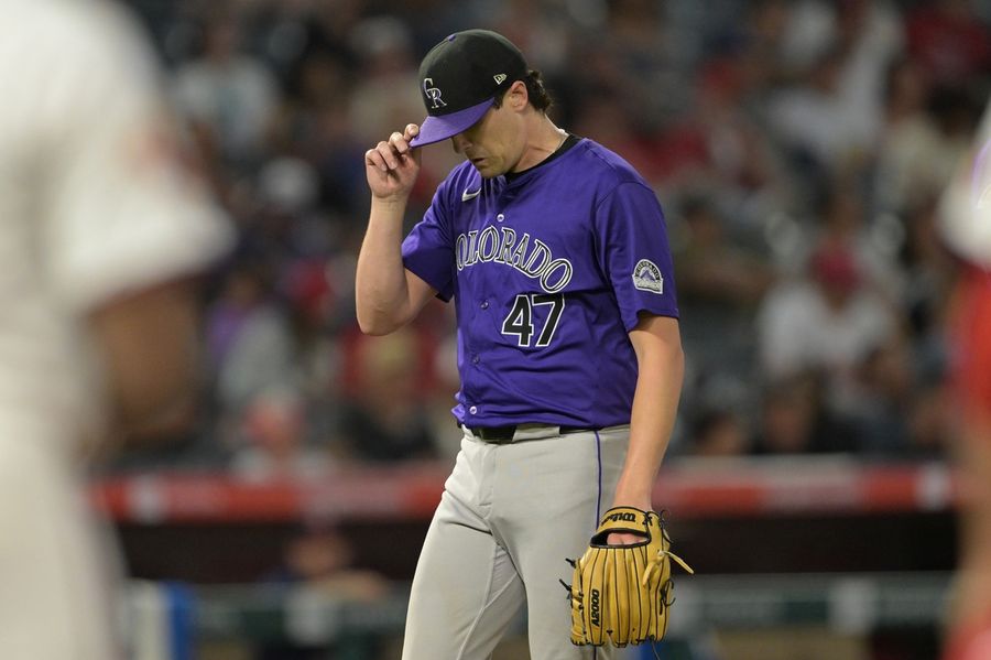 White-hot Padres look to keep winning at struggling Rockies