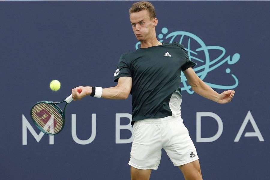 Luca Van Assche beats Alexander Blockx in Portugal for first title