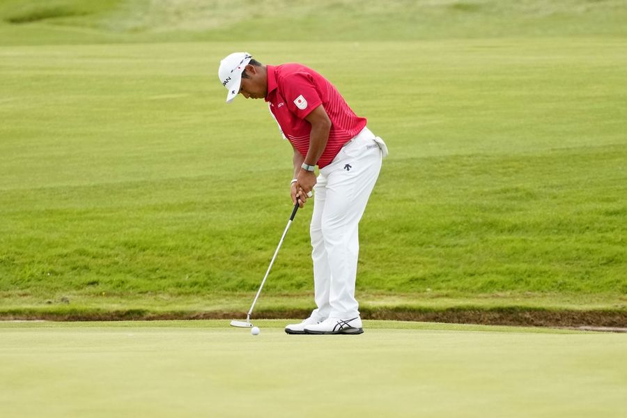 Hideki Matsuyama begins playoffs without caddie, coach after theft