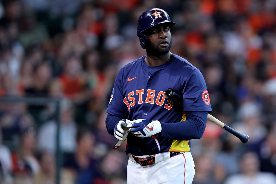Astros y Rangers entran en serie de rivalidad desesperados por despertar a los murciélagos