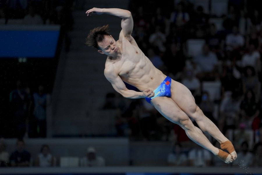 China's Xie Siyi returns from long layoff, defends 3M diving gold
