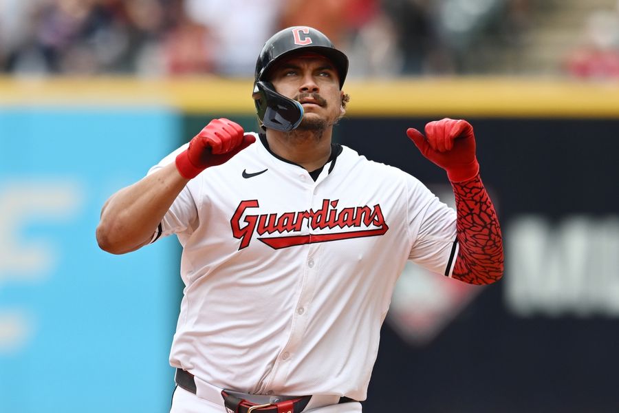 Los D-backs se mantienen calientes con victoria 7-3 sobre Guardianes en el Juego 1