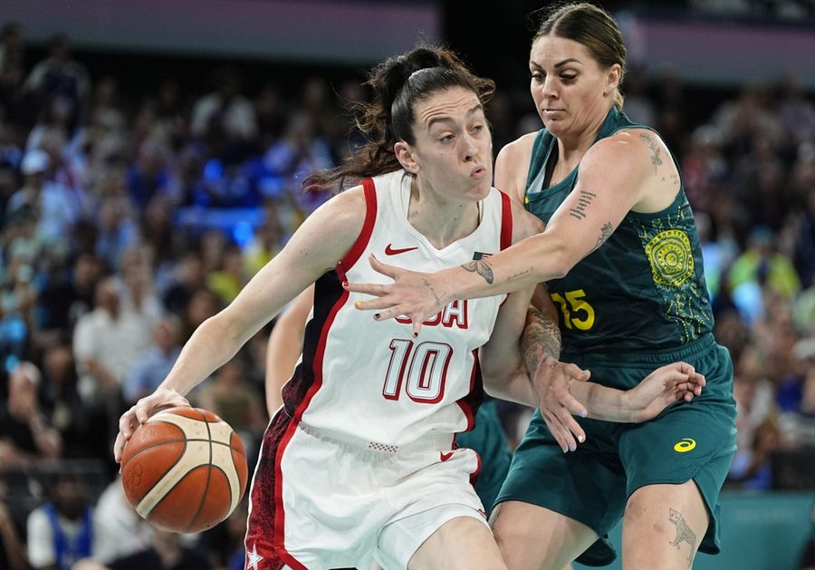 El equipo femenino de baloncesto de Estados Unidos se enfrenta a Francia y busca su octavo oro consecutivo