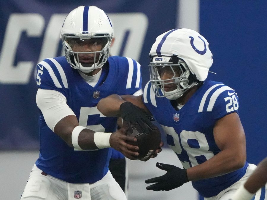 Texans open season, division title defense at Colts