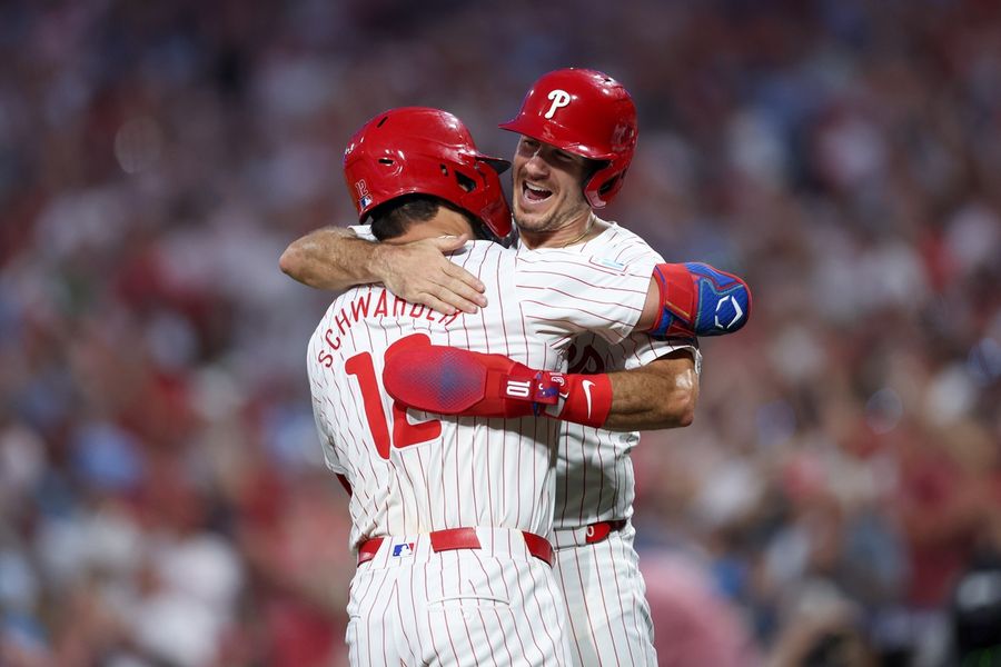 Phils rally past Marlins for 9-5 win