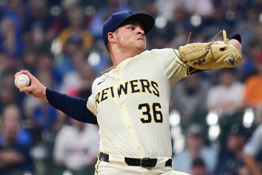 Giants begin brutal closing stretch against Central-leading Brewers
