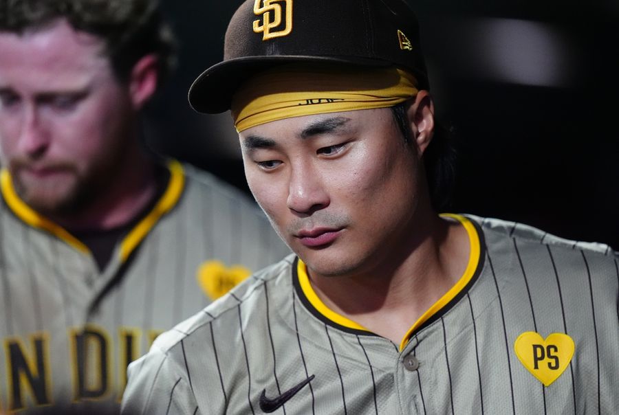 Padres’ Ha-Seong Kim (shoulder) leaves game vs. Rockies