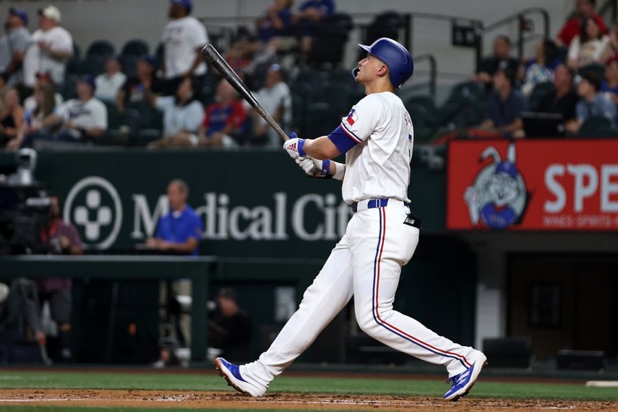 Los Rangers, con esperanzas casi perdidas, buscan otra victoria ante los Piratas