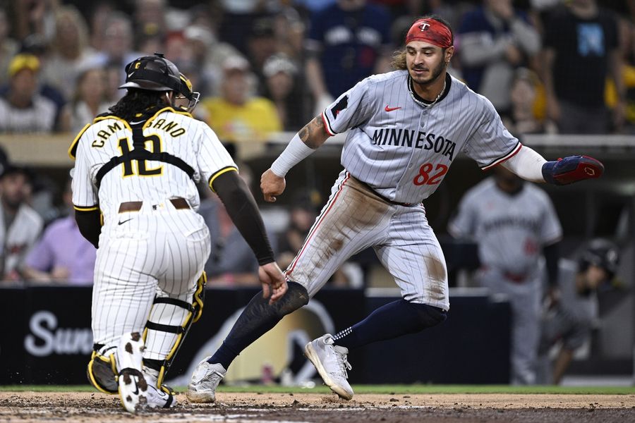 Jurickson Profar's three-run shot lifts Padres over Twins