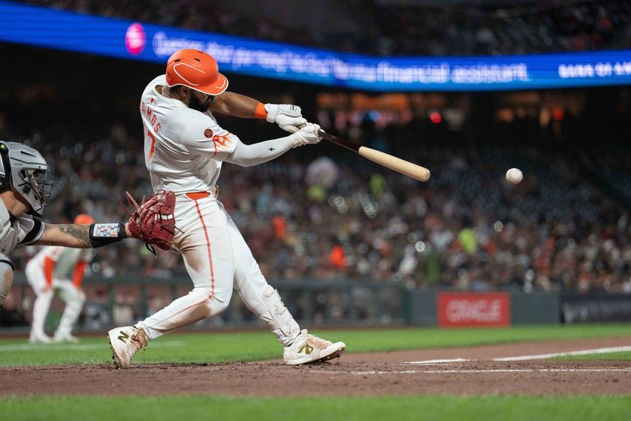 Robbie Ray gets back in win column as Giants sink White Sox 