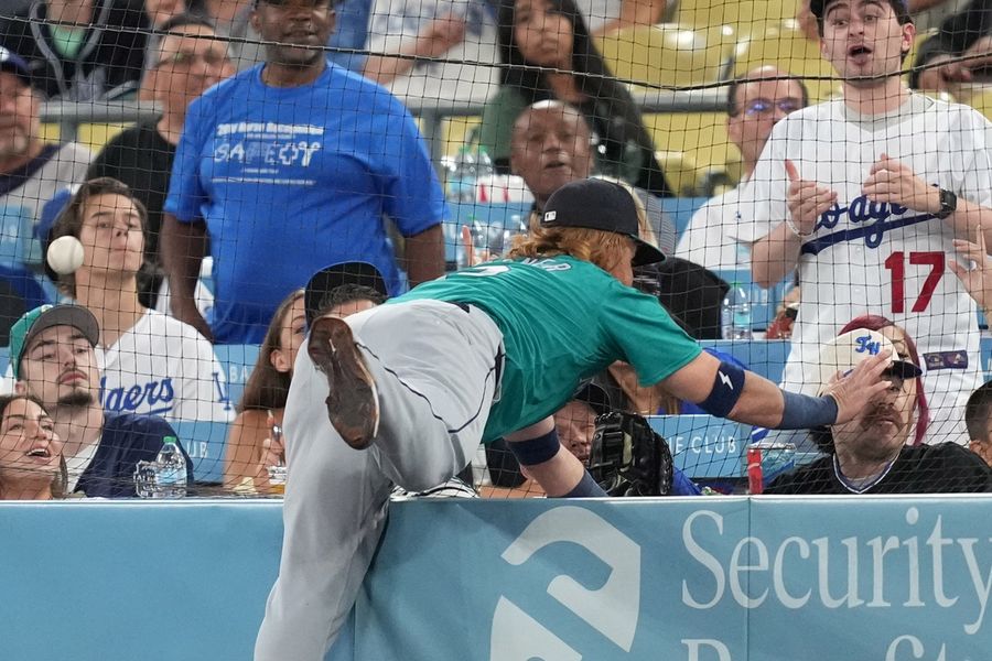 Hoping managerial change begins turnaround, Mariners face Giants