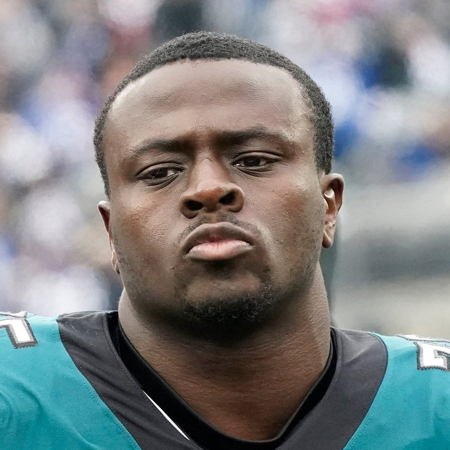49ers DE Tarron Jackson hospitalized after camp collision