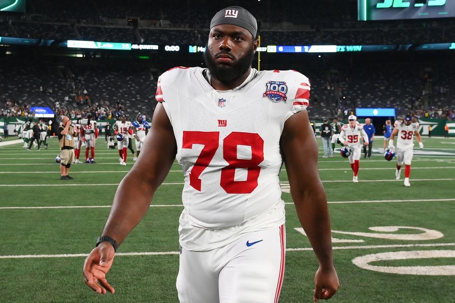 Reports: Giants OT Andrew Thomas (foot) could miss rest of season 