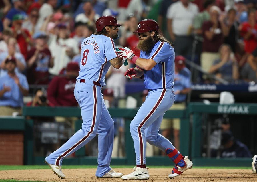 Pair of late blasts lead Phillies past Braves